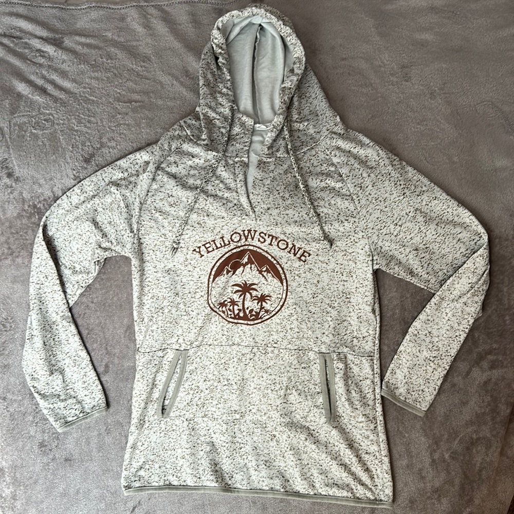 S Yellowstone Sweater with hood